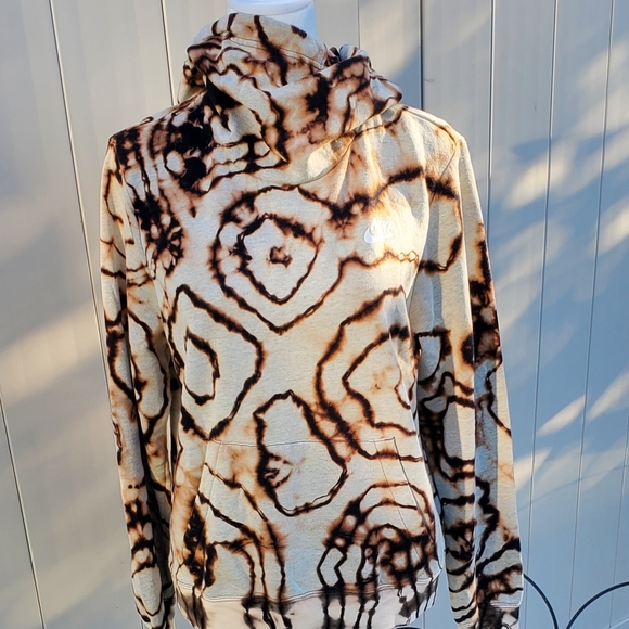 SOLD Custom Reverse Tiedye Nike Hoodie - Picture 6 of 6